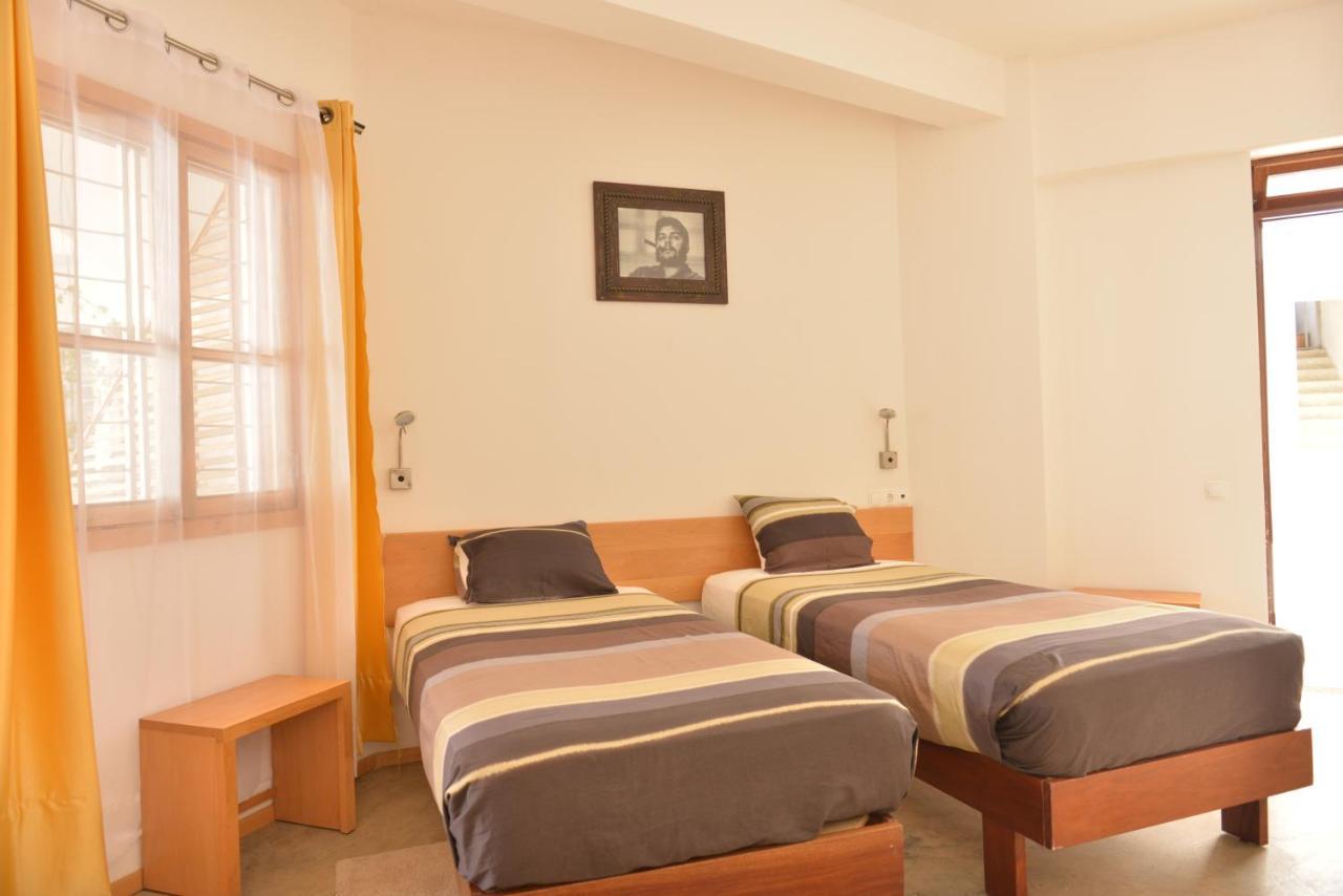 Residencial Che Guevara Bed & Breakfast Mindelo Buitenkant foto