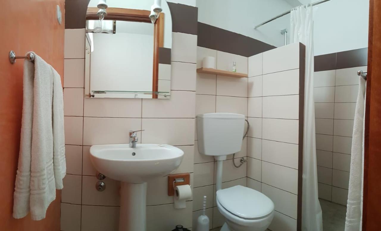 Residencial Che Guevara Bed & Breakfast Mindelo Buitenkant foto